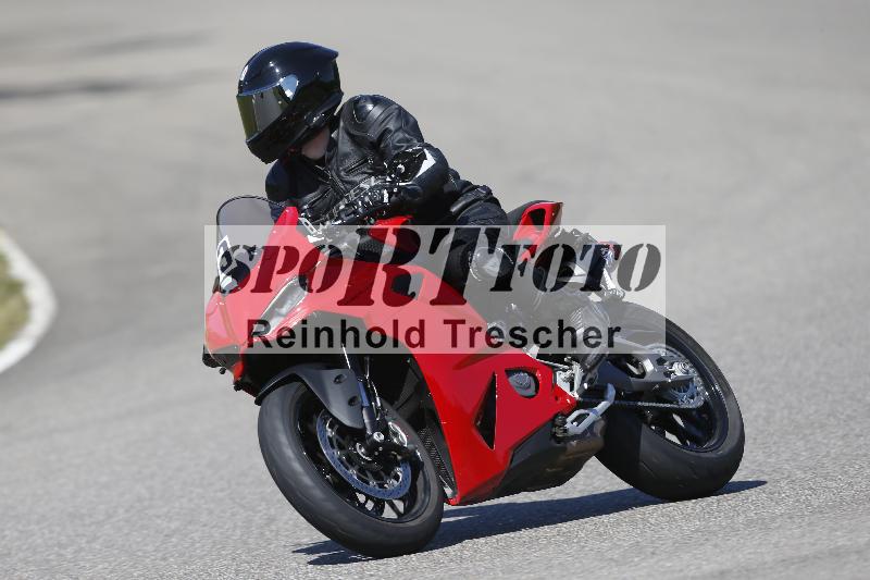 /15 22.05.2026  Plüss Moto Sport  Discover the Bike ADR /Gruppe gruen - Bike 1/33